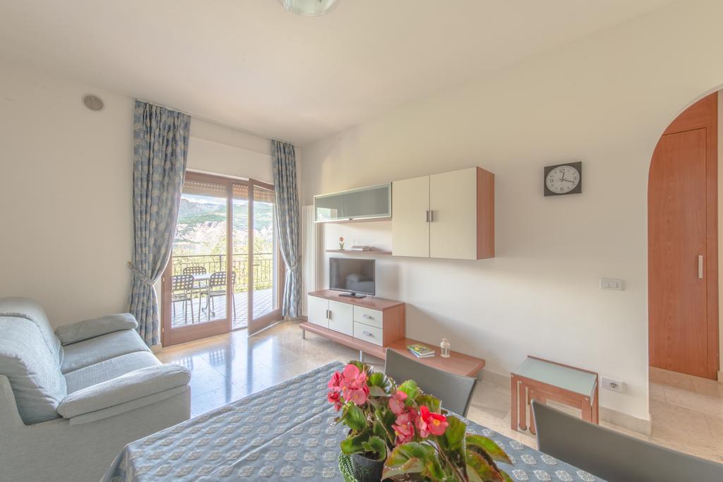 Villa Due Leoni - Residence 브렌조네 술 가르다 외부 사진